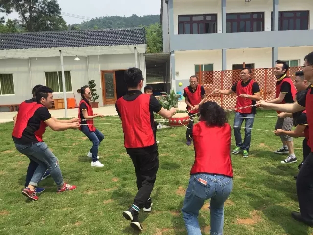 “向梦想出发” 新利体育luck18销售团建运动完善绽放