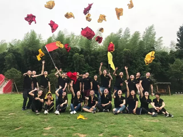 “向梦想出发” 新利体育luck18销售团建运动完善绽放